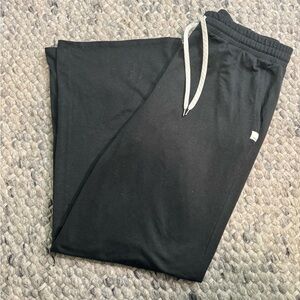 Vuori essentials halo wide leg pants